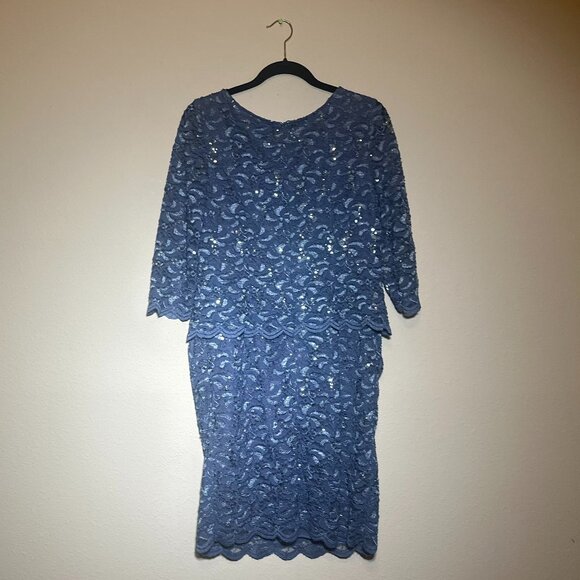 Alex Evenings Women's Lace Sheath Dress with Sequins and 3/4 Sleeves - Size 10 - Picture 2 of 3